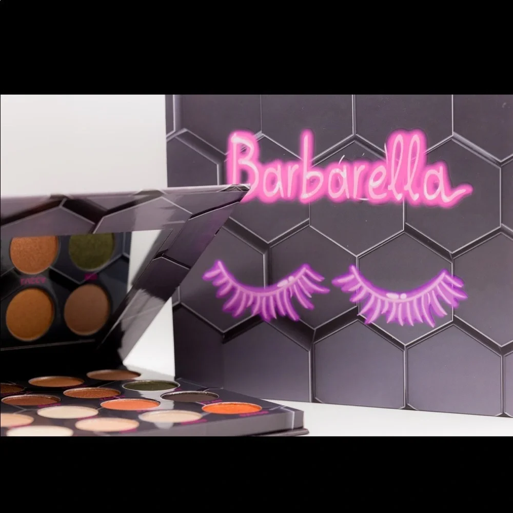 🌿 BeeBeauty London Barbella Eyeshadow Palette